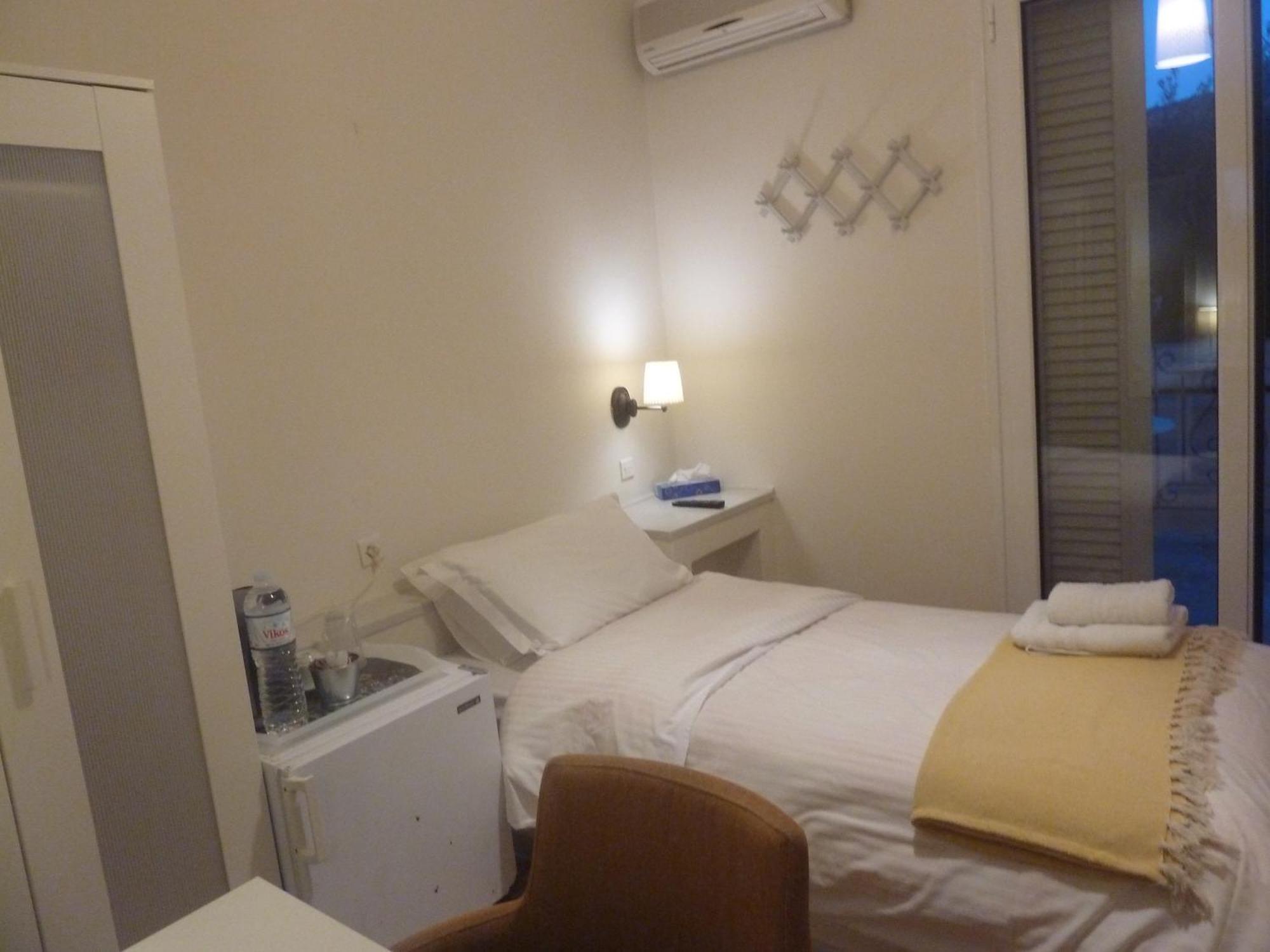 Zoe Pension Hermione Kamer foto